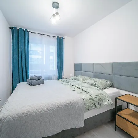 Stylowy Blue Self Check In 24h Daire